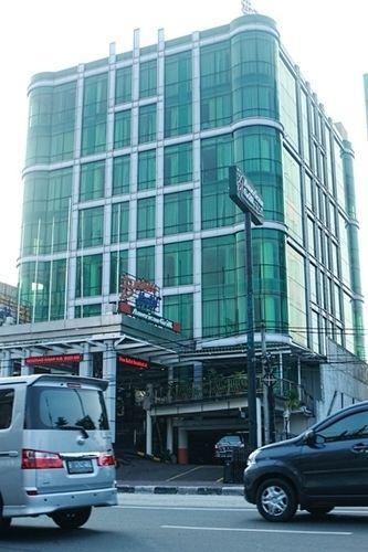 Hotel Business Tomang 3*